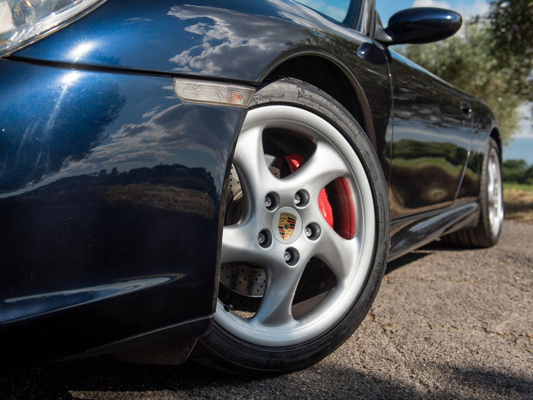 Porsche 996 Carrera 4