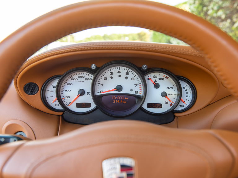 Porsche 996 Carrera 4