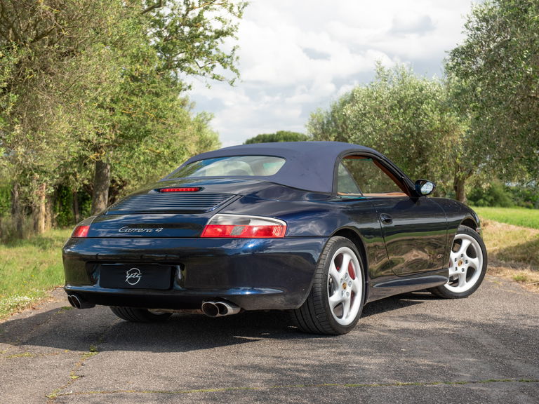 Porsche 996 Carrera 4