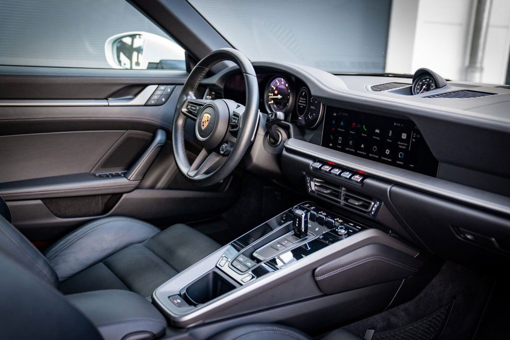 Porsche 992 Carrera 4S