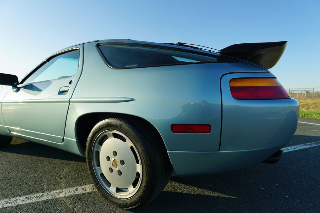Porsche 928 S4