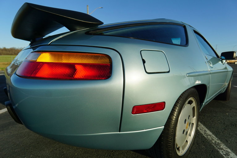 Porsche 928 S4