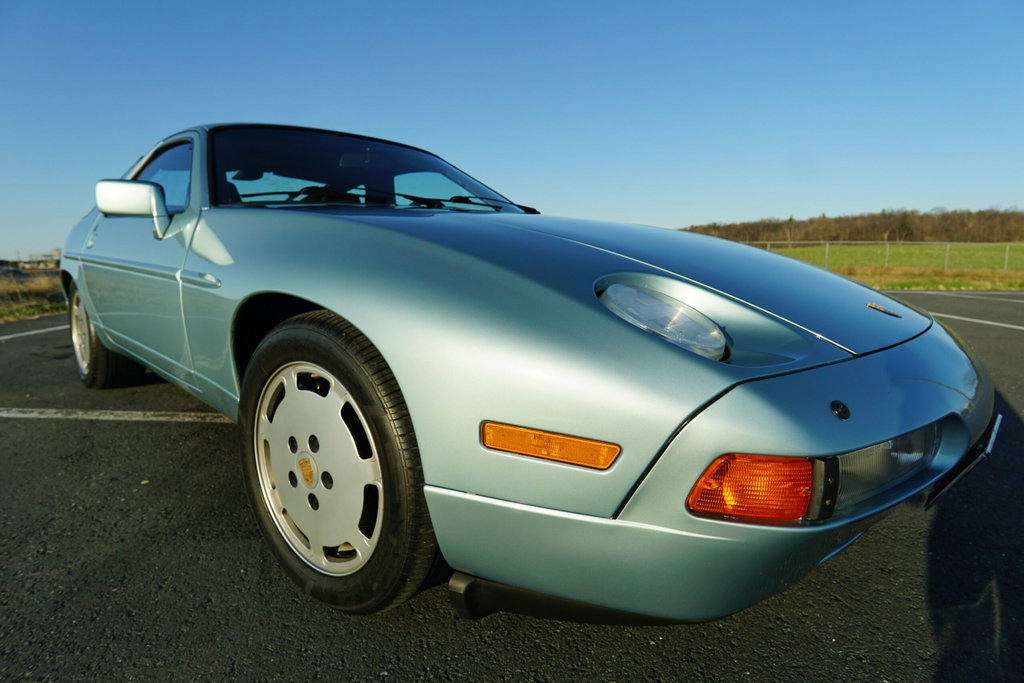 Porsche 928 S4