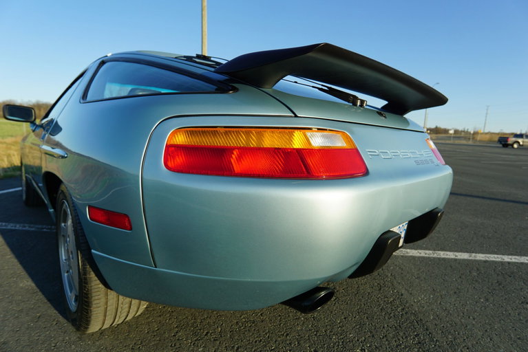 Porsche 928 S4