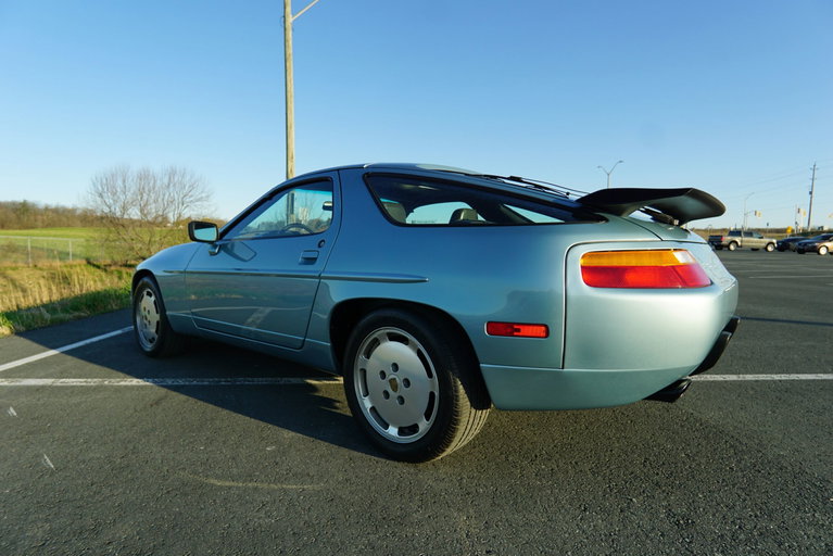 Porsche 928 S4