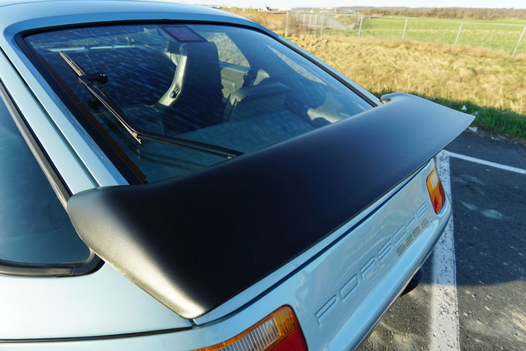 Porsche 928 S4