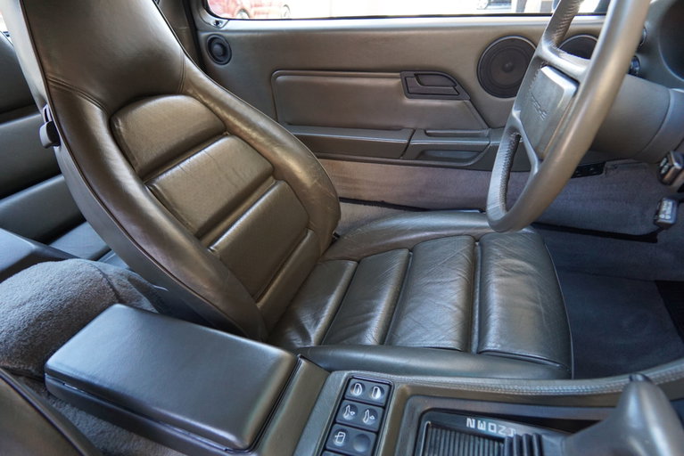 Porsche 928 S4