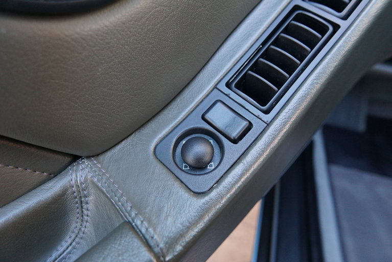 Porsche 928 S4