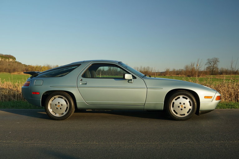 Porsche 928 S4