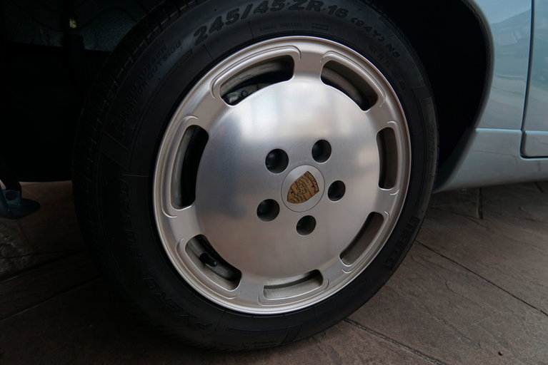 Porsche 928 S4