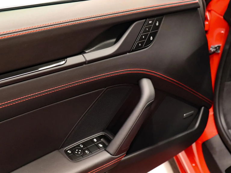 Porsche 992.2 Carrera T