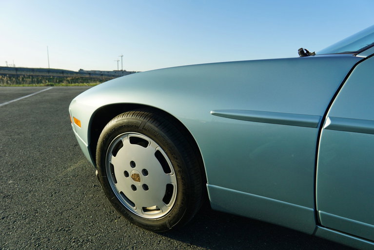 Porsche 928 S4