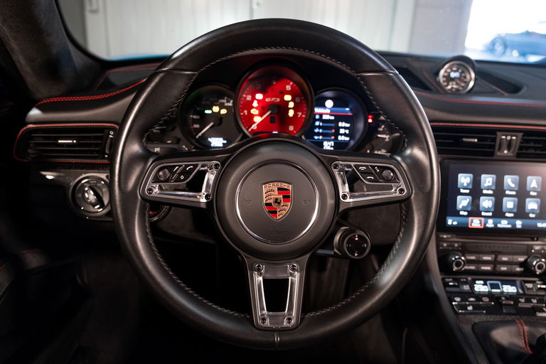 Porsche 991.2 Carrera GTS