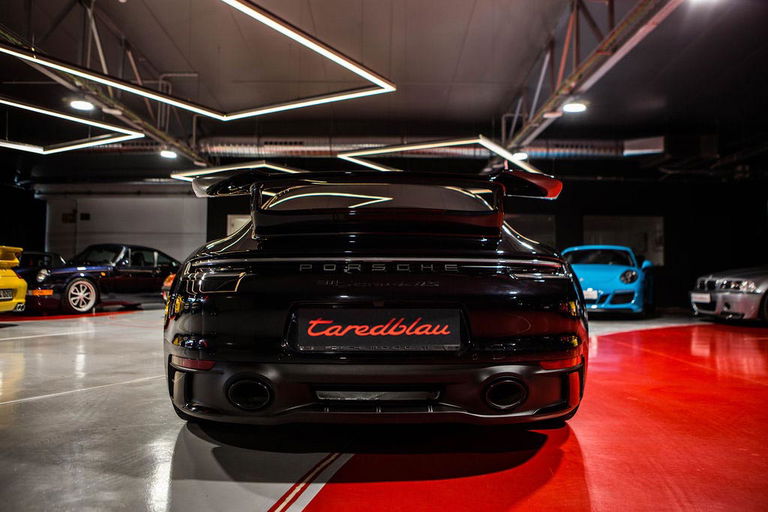 Porsche 992 Carrera 4 GTS