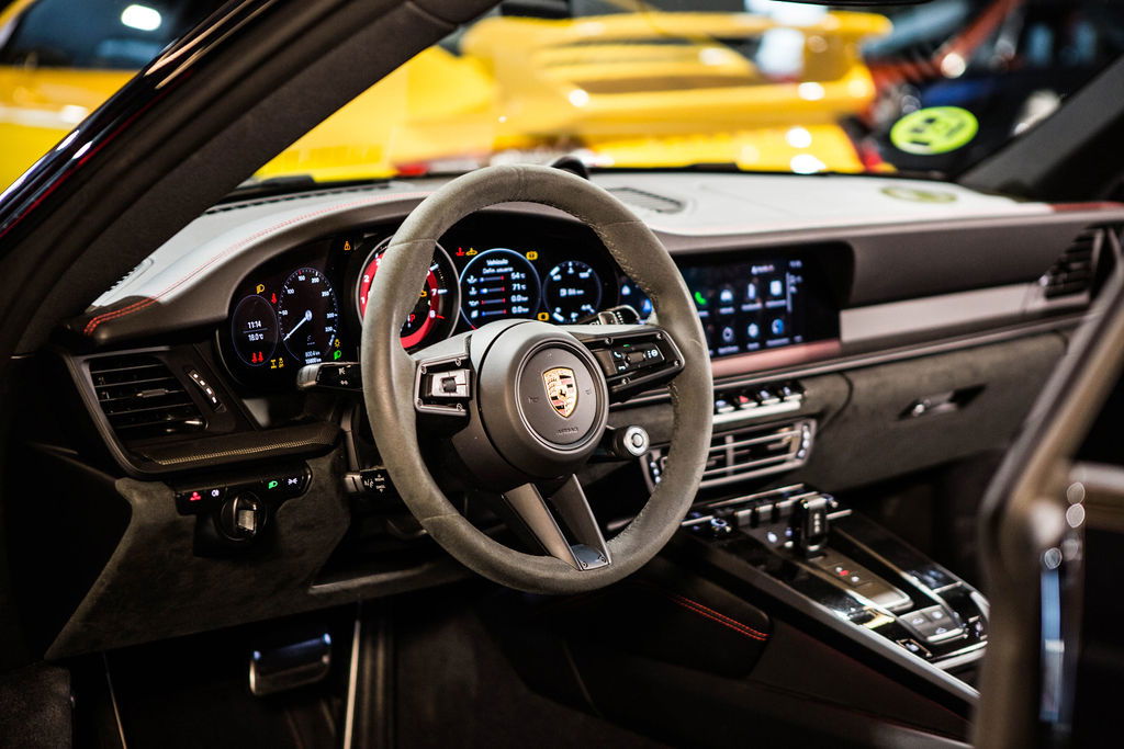 Porsche 992 Carrera 4 GTS