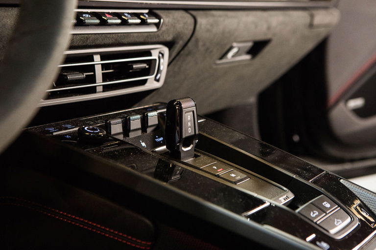 Porsche 992 Carrera 4 GTS