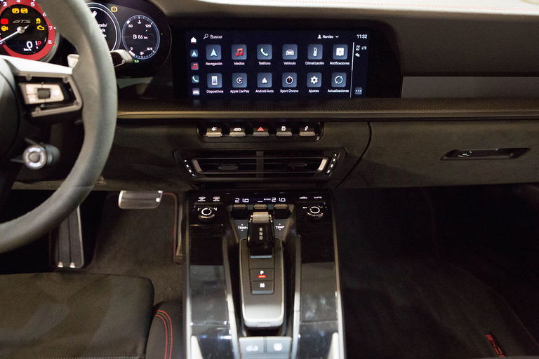 Porsche 992 Carrera 4 GTS