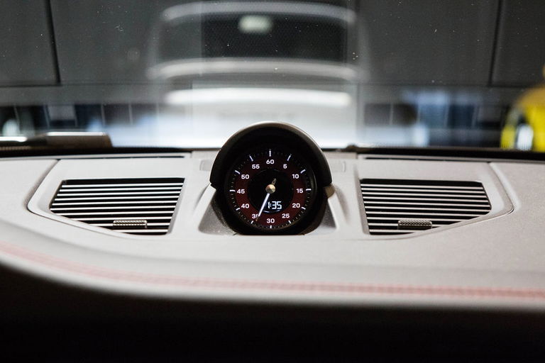 Porsche 992 Carrera 4 GTS