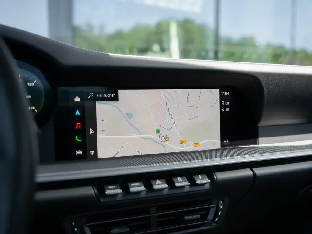 Porsche 992 Carrera 4