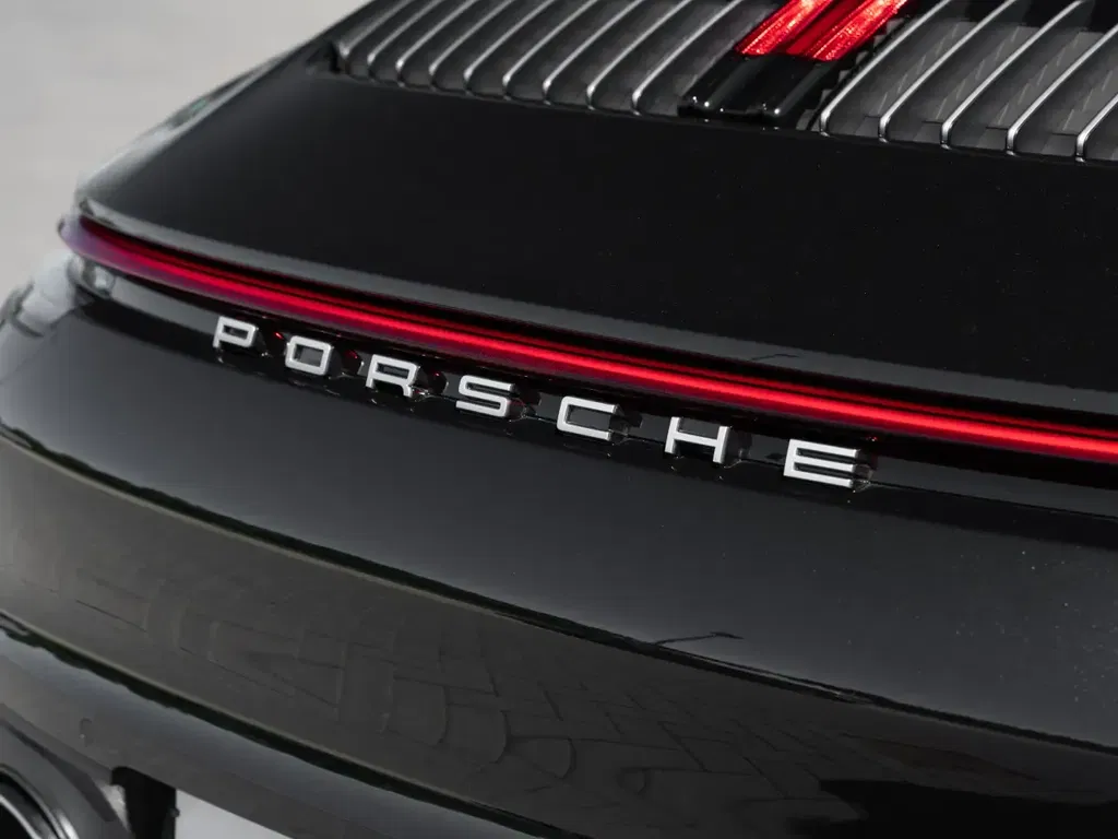 Porsche 992 Carrera 4