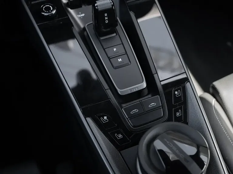 Porsche 992 Carrera 4