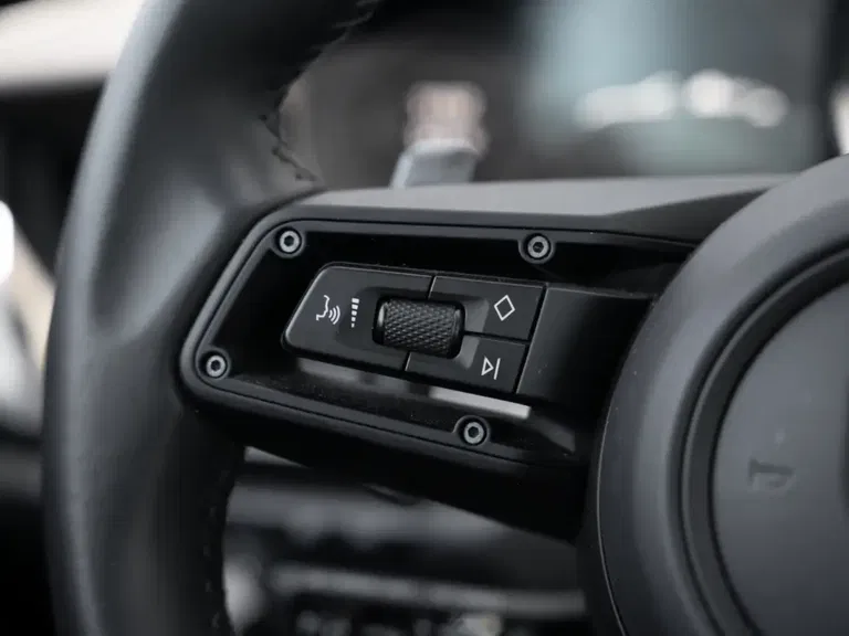 Porsche 992 Carrera 4