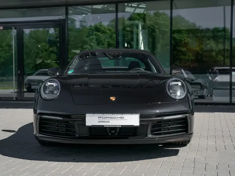 Porsche 992 Carrera 4