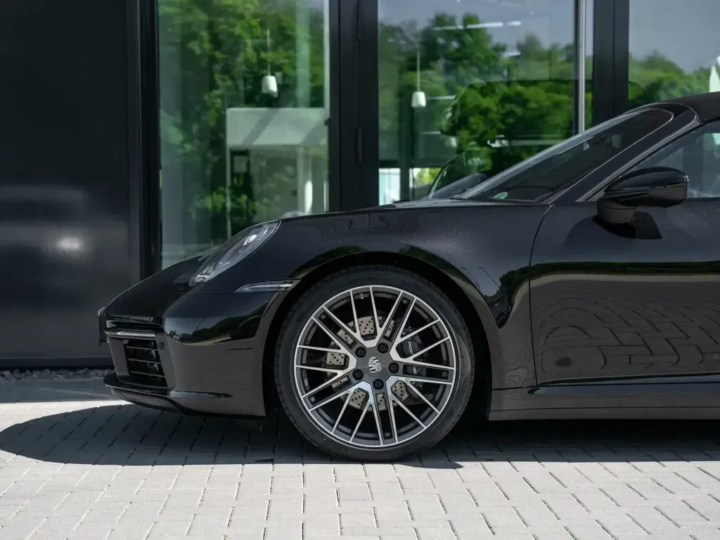 Porsche 992 Carrera 4
