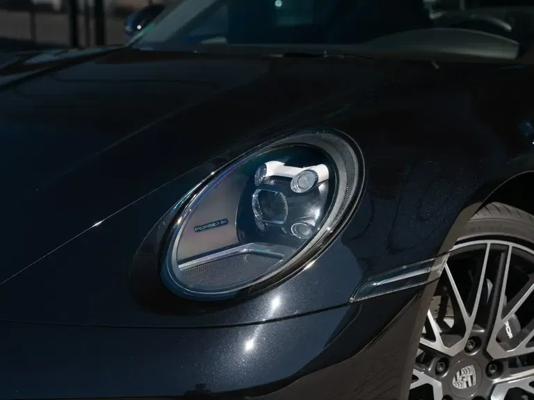 Porsche 992 Carrera 4