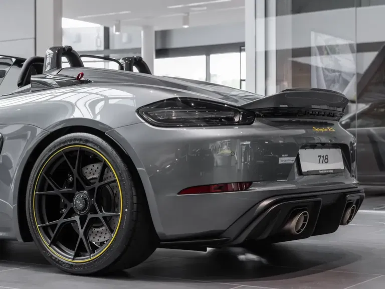 Porsche 718 Spyder RS