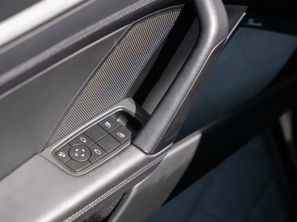 Porsche 992 Carrera 4