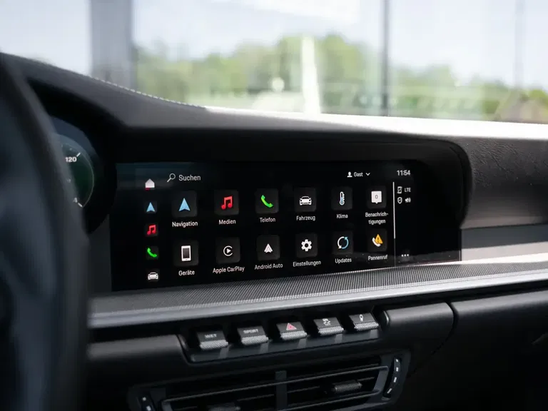 Porsche 992 Carrera 4