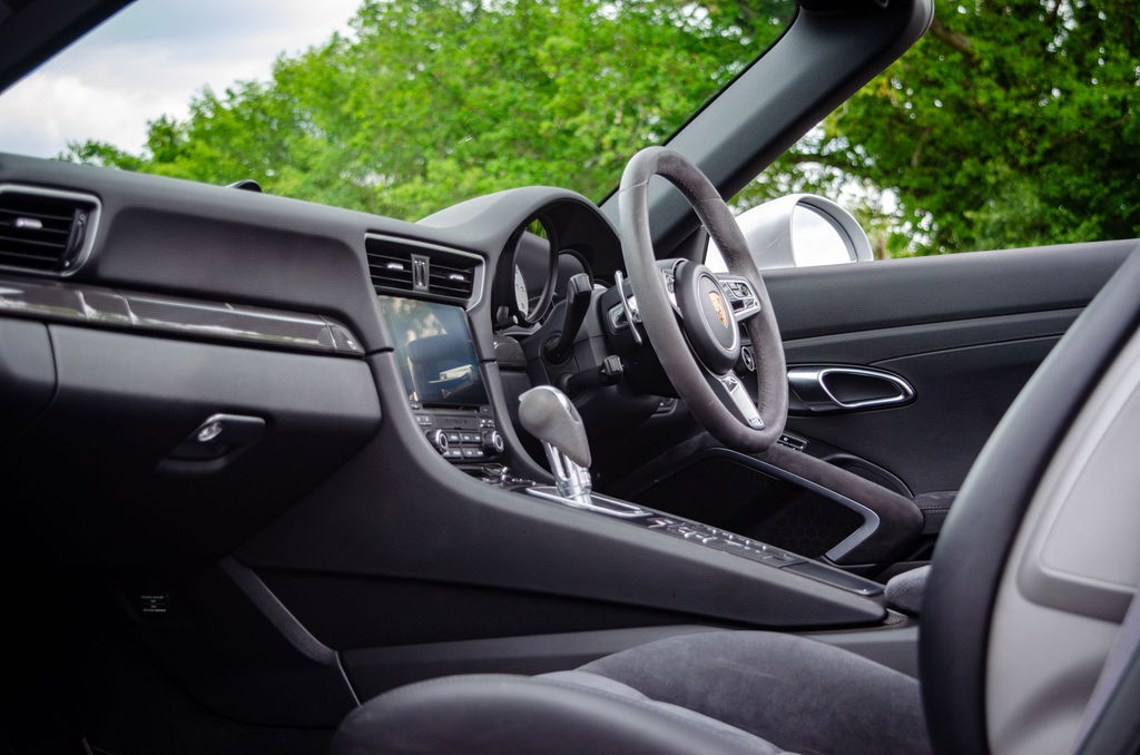 Porsche 991.2 Carrera GTS