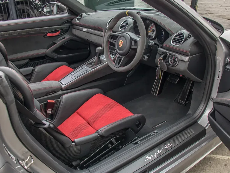 Porsche 718 Spyder RS