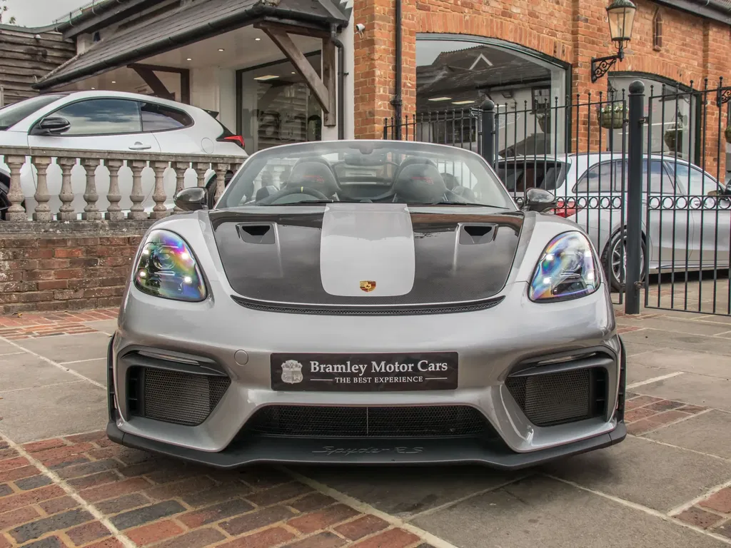 Porsche 718 Spyder RS