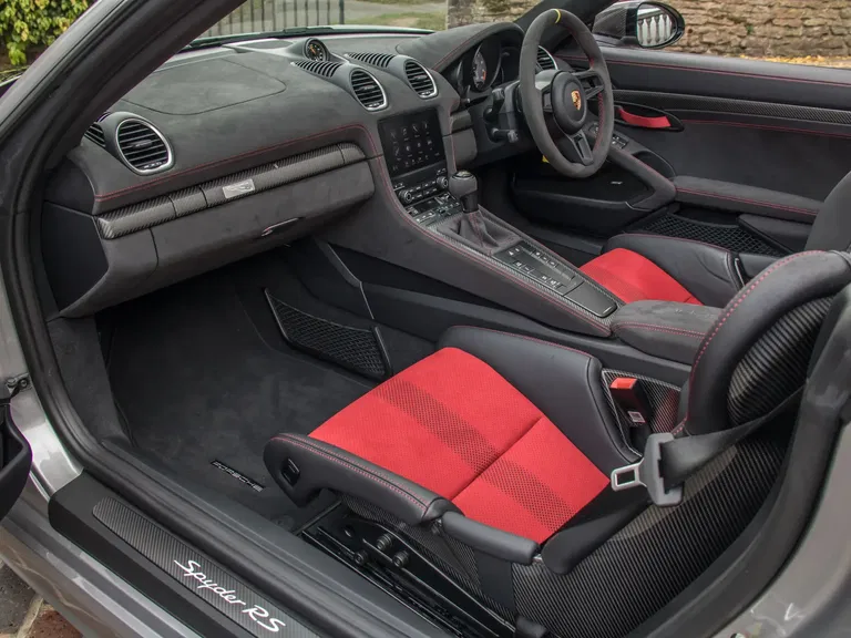 Porsche 718 Spyder RS