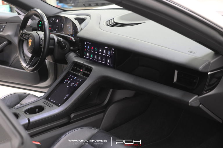 Porsche Taycan 4 Cross Turismo