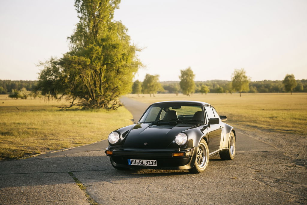 Porsche 911 Turbo 3.0 (US)