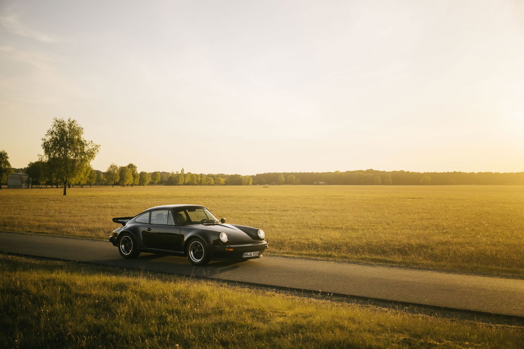 Porsche 911 Turbo 3.0 (US)