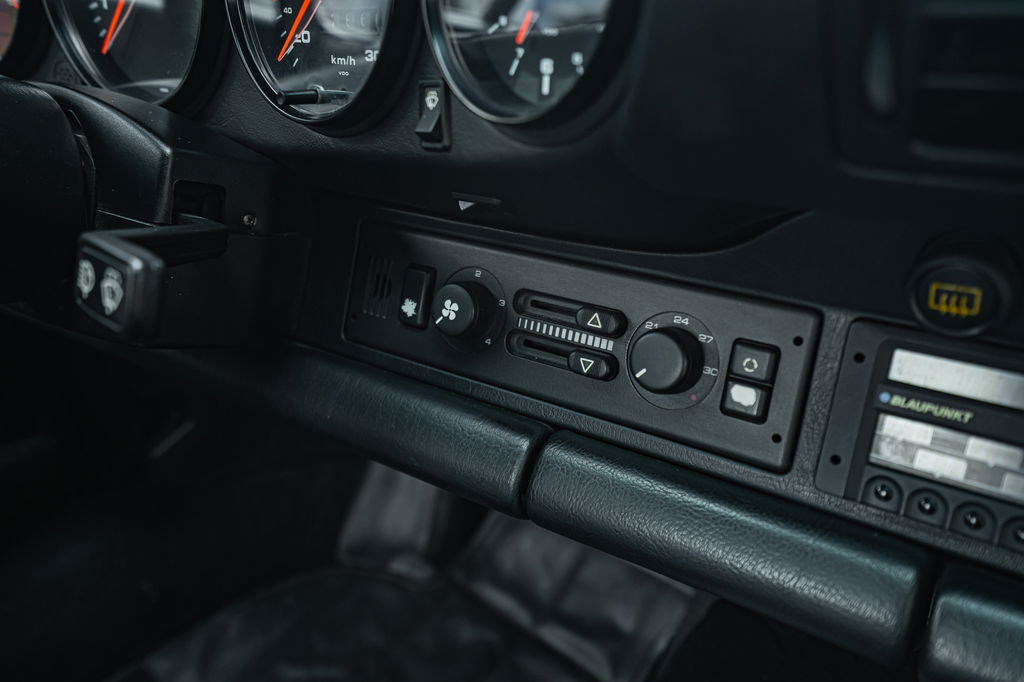 Porsche 964 Carrera 4