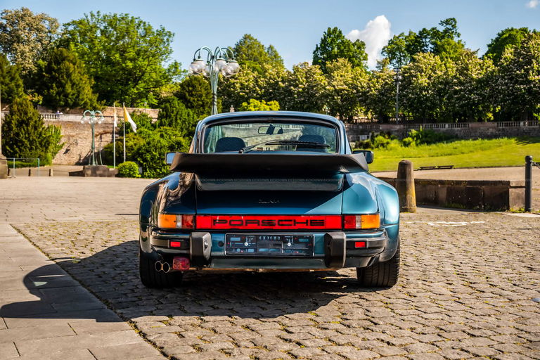 Porsche 911 Turbo 3.3