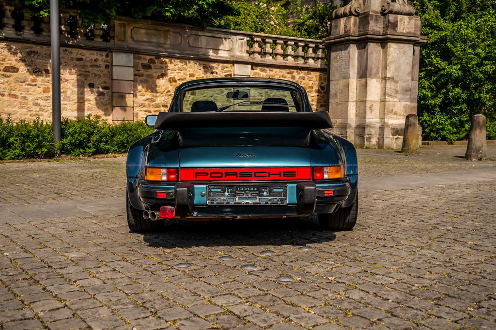 Porsche 911 Turbo 3.3