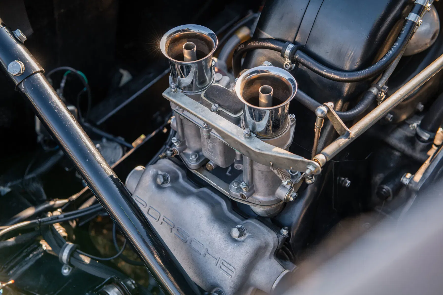 Porsche Type 547 four cam Fuhrmann engine with king-shafts in a 904