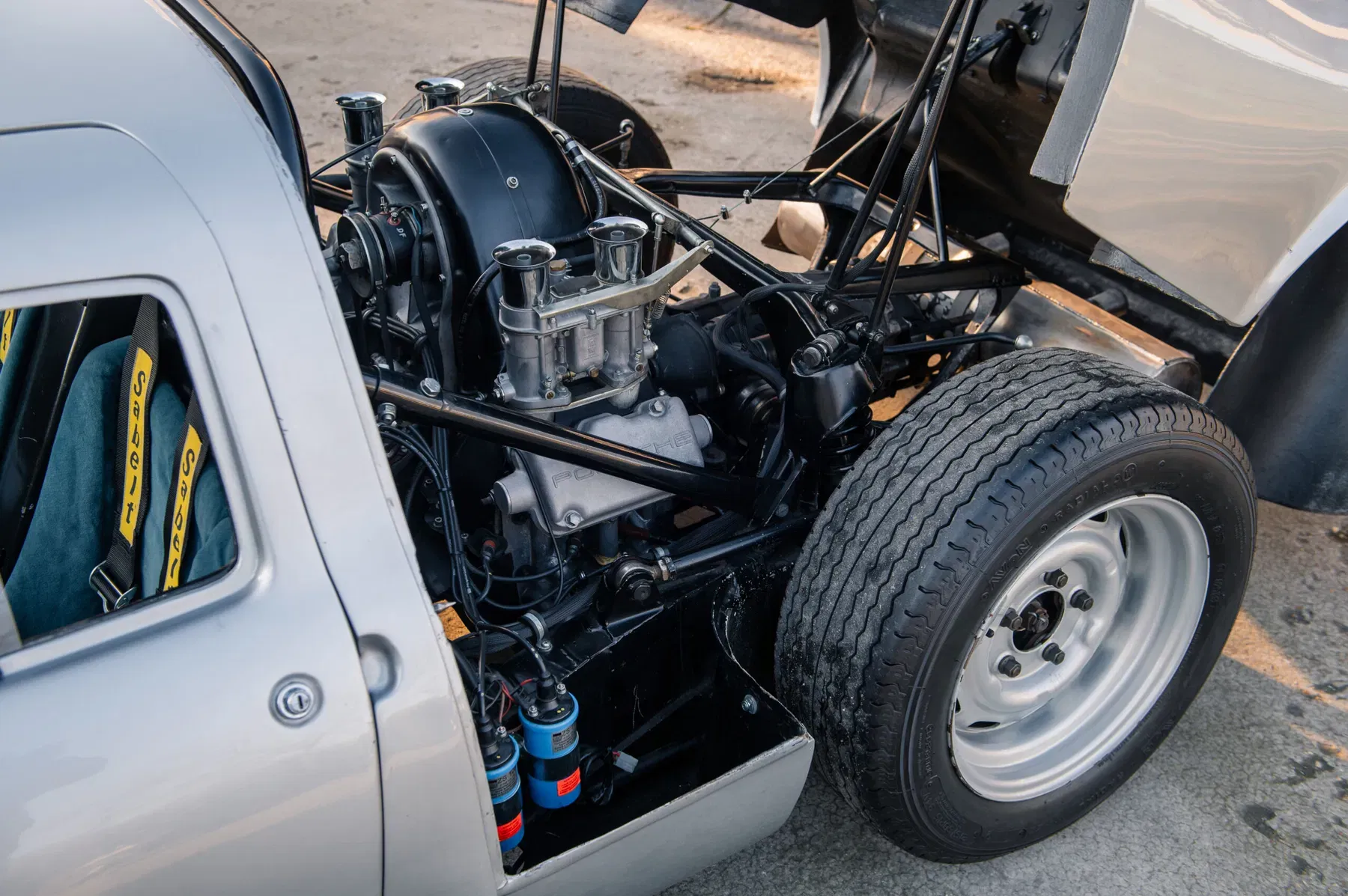 Porsche Type 547 four cam Fuhrmann engine with king-shafts in a 904
