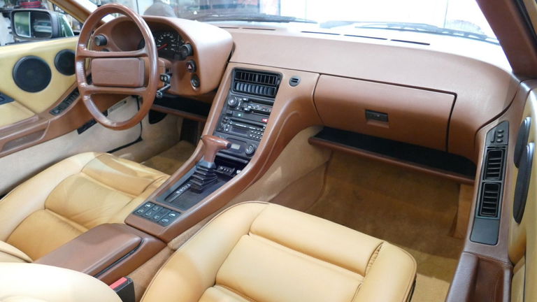 Porsche 928 S4