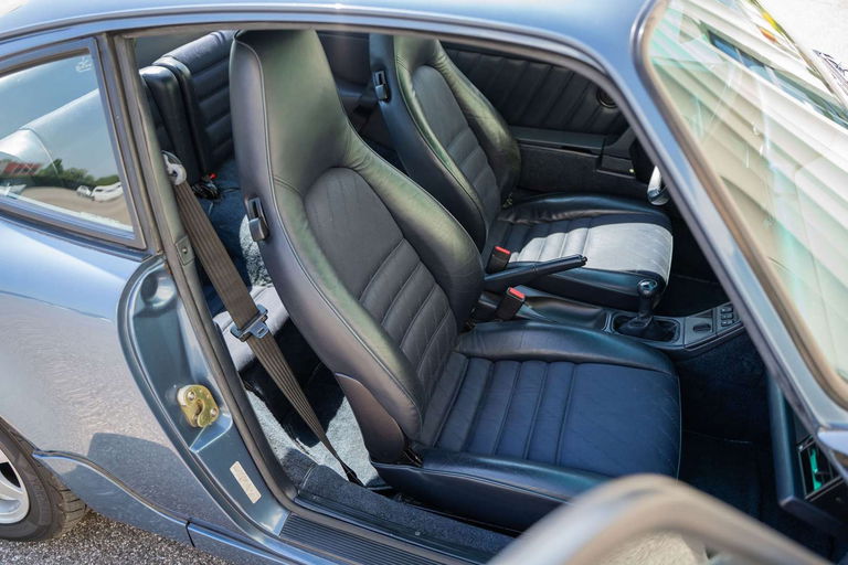 Porsche 964 Carrera 4