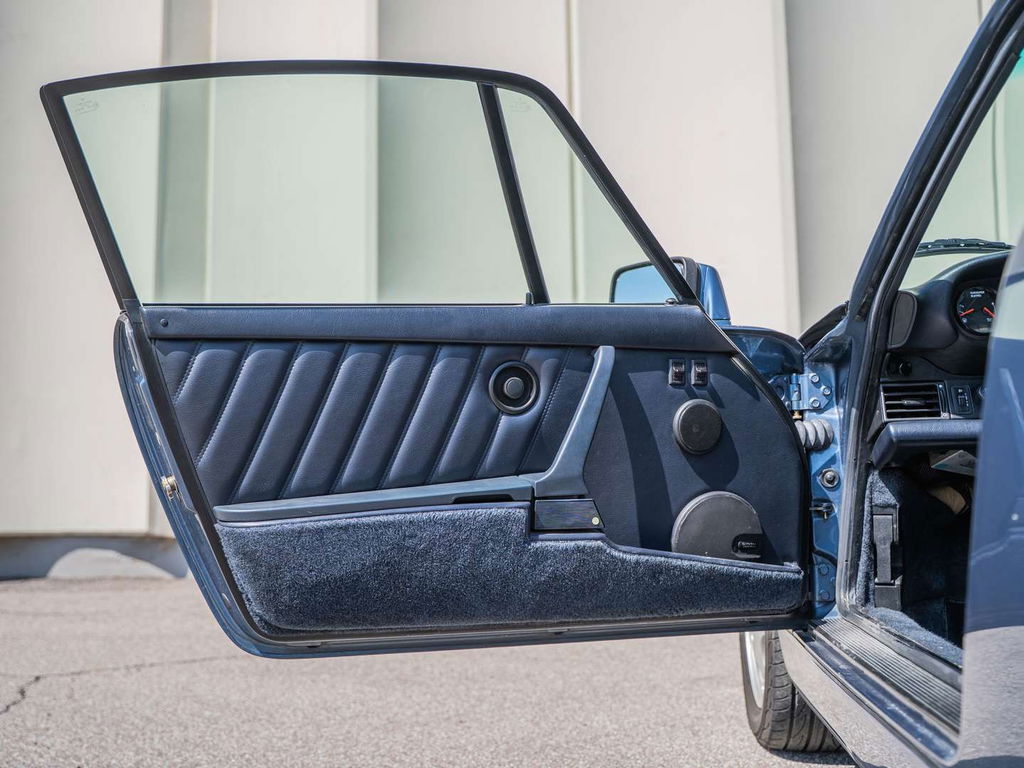 Porsche 964 Carrera 4