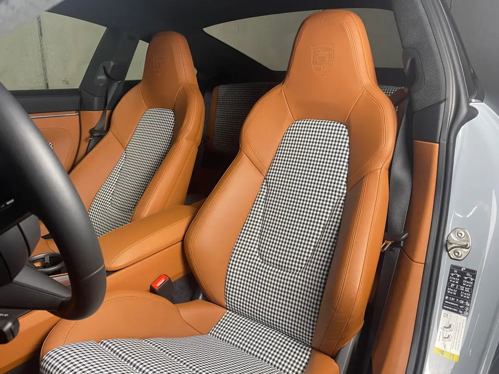 Porsche 992 Sport Classic