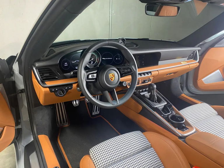 Porsche 992 Sport Classic