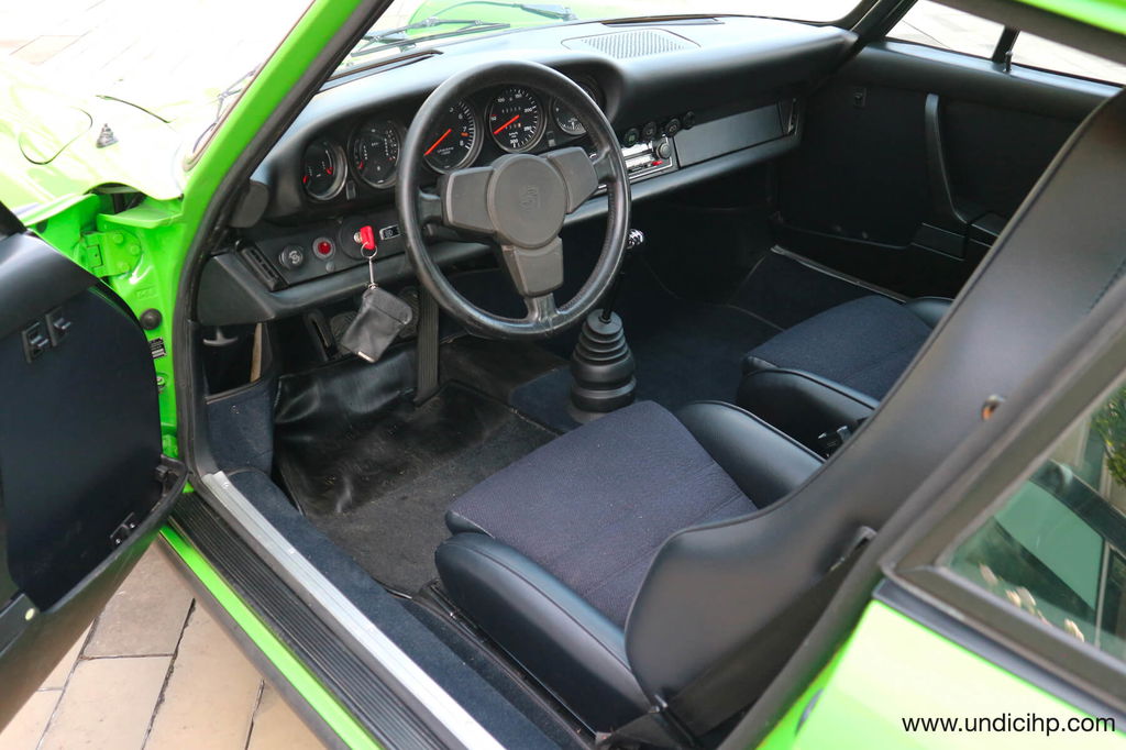 Porsche 911 Carrera 2.7